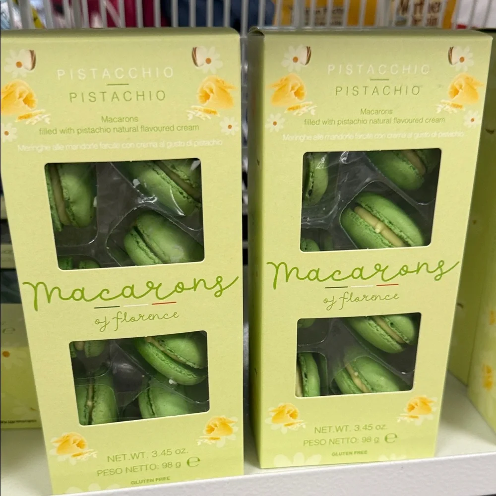 Pistacchio Pistachio Macarons by - Green